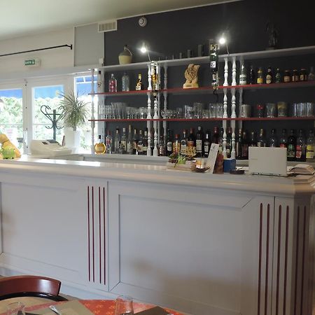 Hotel Restaurant Le Chalet Guéméné-Penfao Zewnętrze zdjęcie