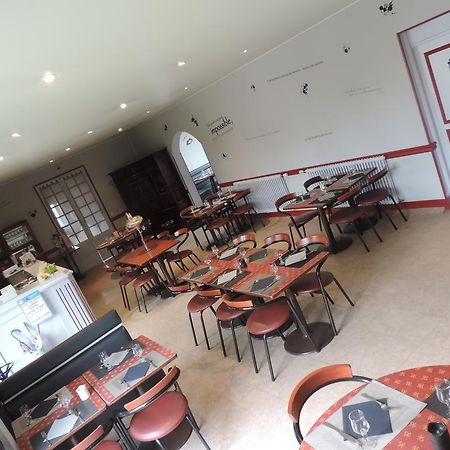 Hotel Restaurant Le Chalet Guéméné-Penfao Zewnętrze zdjęcie