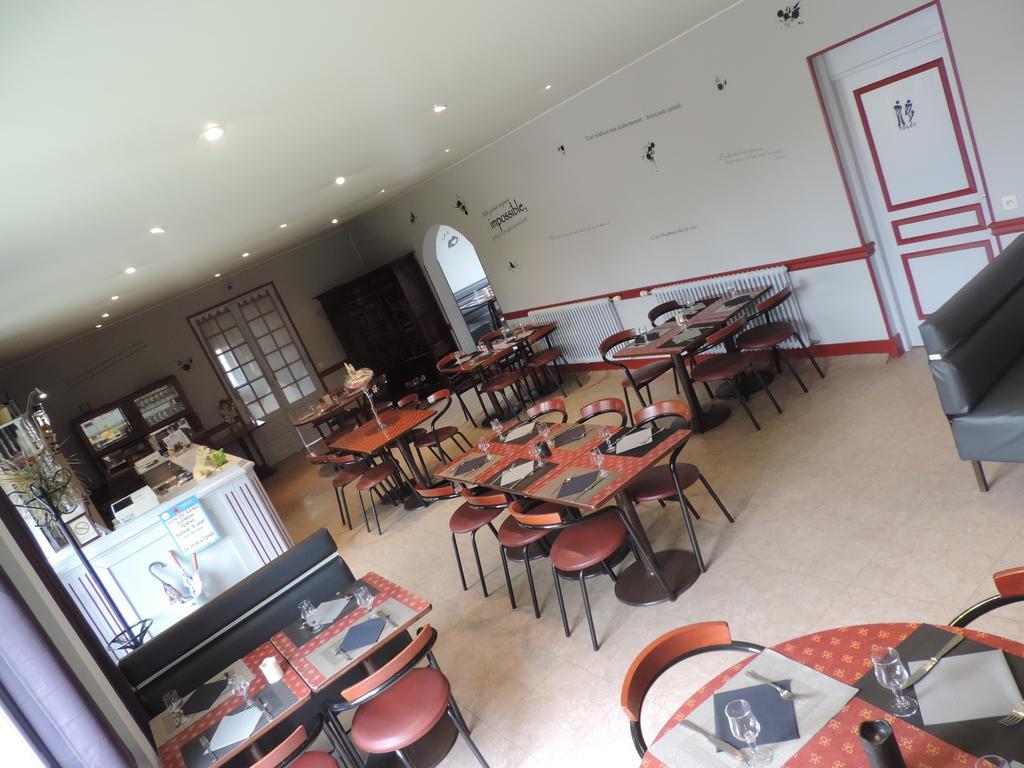 Hotel Restaurant Le Chalet Guéméné-Penfao Zewnętrze zdjęcie